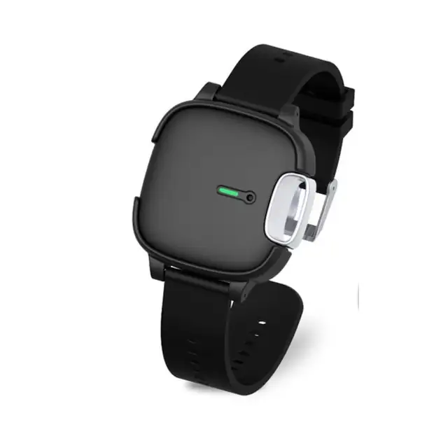 Bratara Purificator aer, Clear Air, negru, 4.65 cm latime si 25.6 cm lungime, purtat ca bratara sau pandantiv, Design ergonomic, cu tehnologie de eliberare a ionilor negativi de inalta densitate