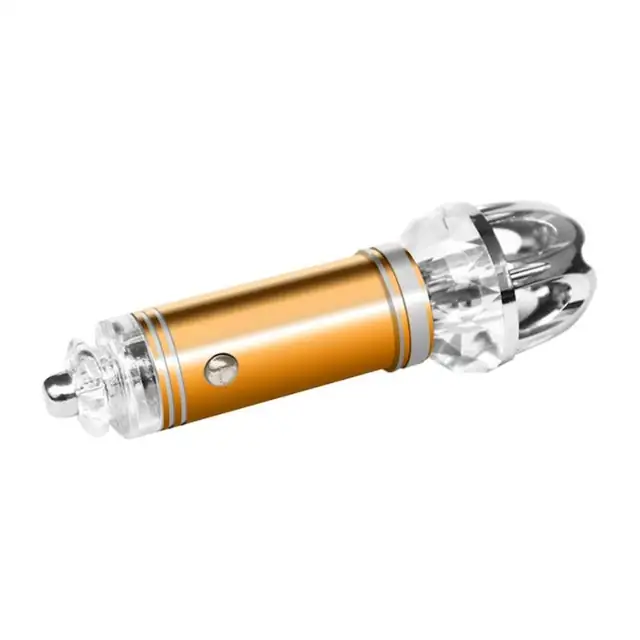 Mini purificator de aer, auto, gold, compact si elegant, usor de asezat in orice autovehicul, functioneaza prin ionizare, captand particulele de praf, polenul si alti alergeni